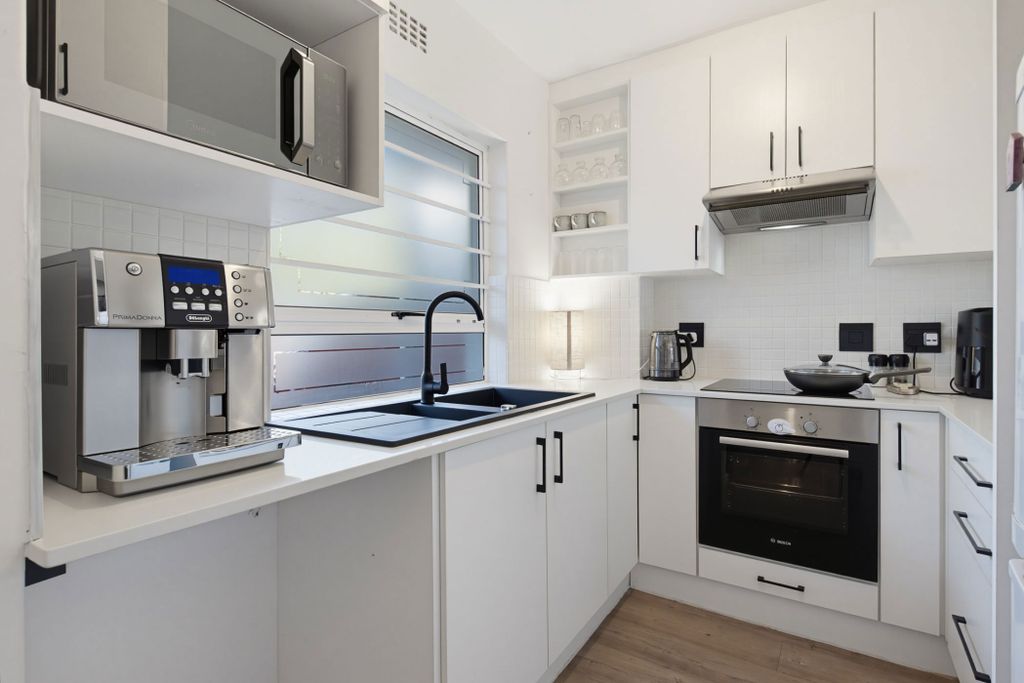 Property photo 2 of 37 Dbv1744085