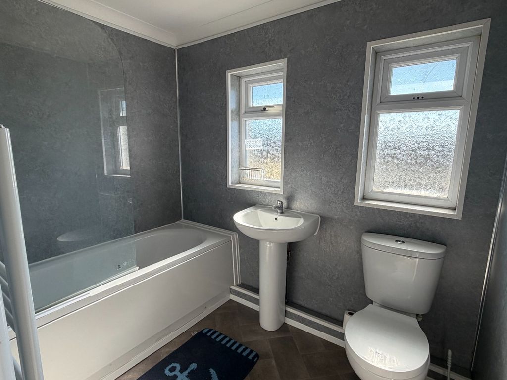 Property photo 3 of 11 5015632