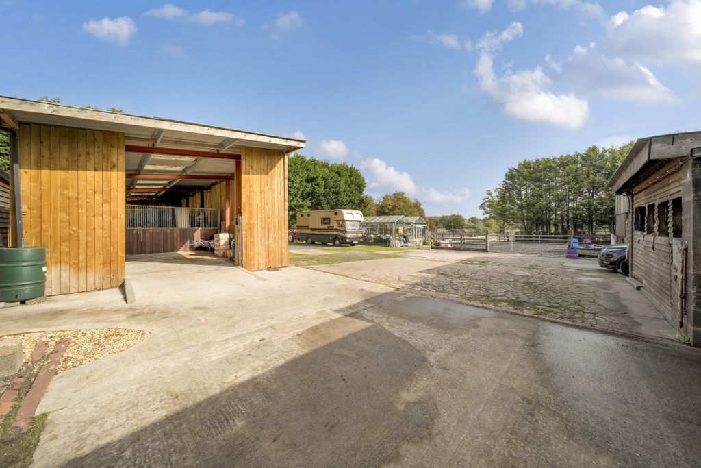 Property photo 2 of 12 1360643-1-68Dd6E83d1E67