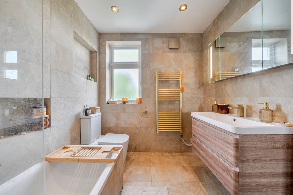 Property photo 3 of 9 Picture No. 05