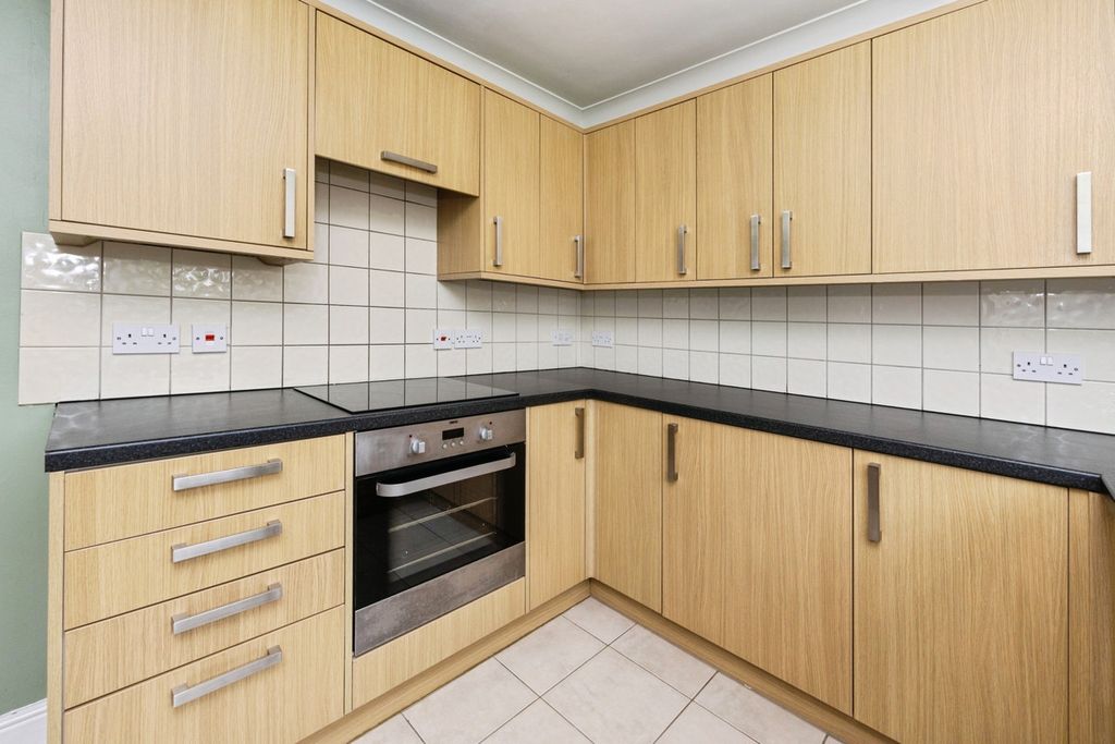 Property photo 2 of 19