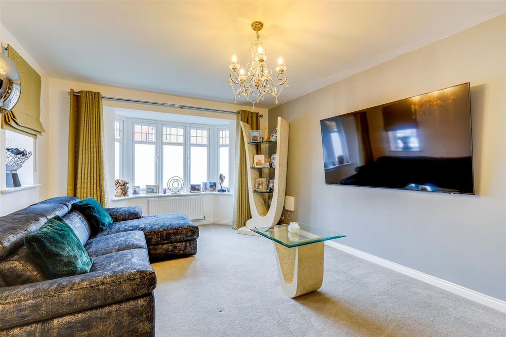 Property photo 2 of 29