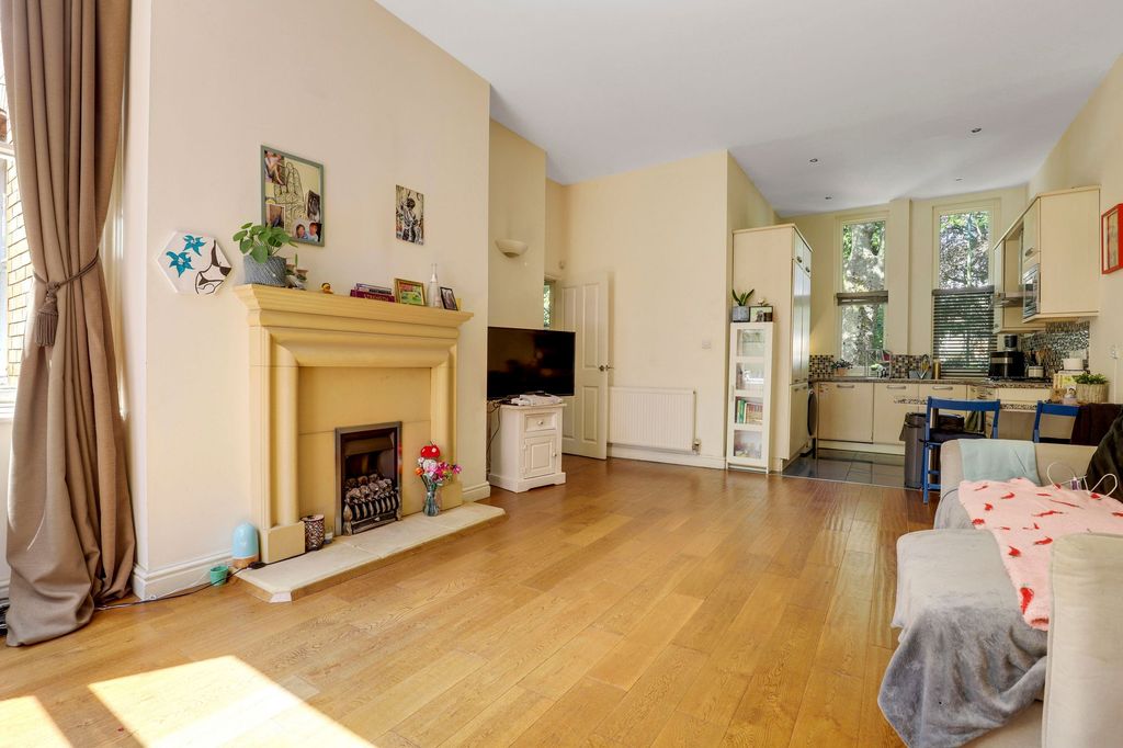 Property photo 1 of 21