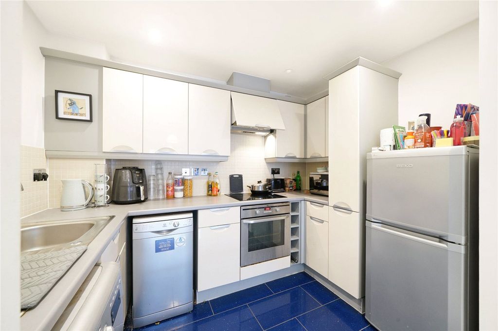 Property photo 2 of 15 Picture No. 18