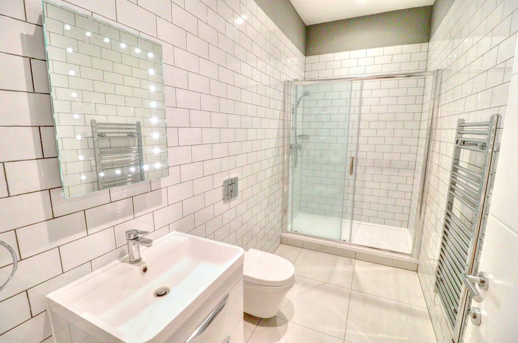 Property photo 3 of 6 Picture No. 11