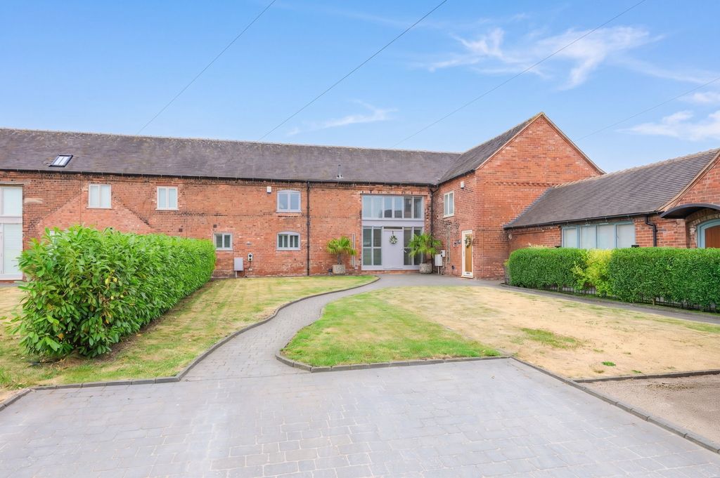 Property photo 1 of 32