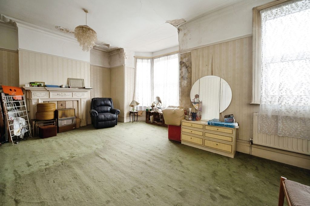 Property photo 2 of 13 Photo