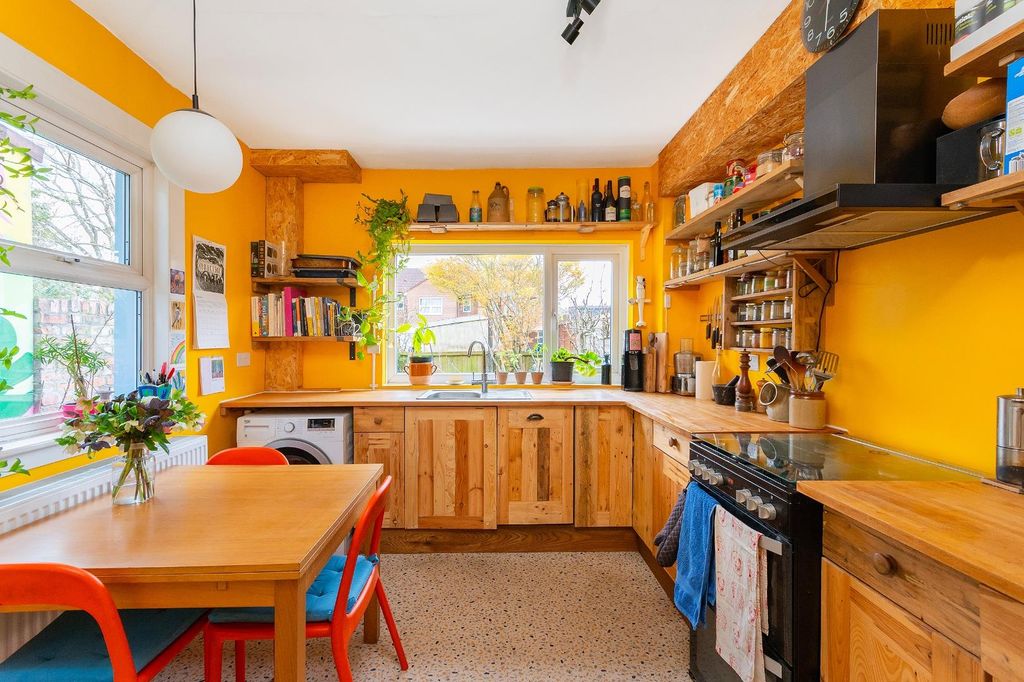 Property photo 1 of 31 0B8Ren - Kitchen D.Jpg