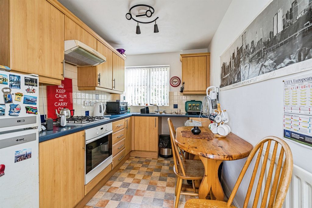 Property photo 3 of 17