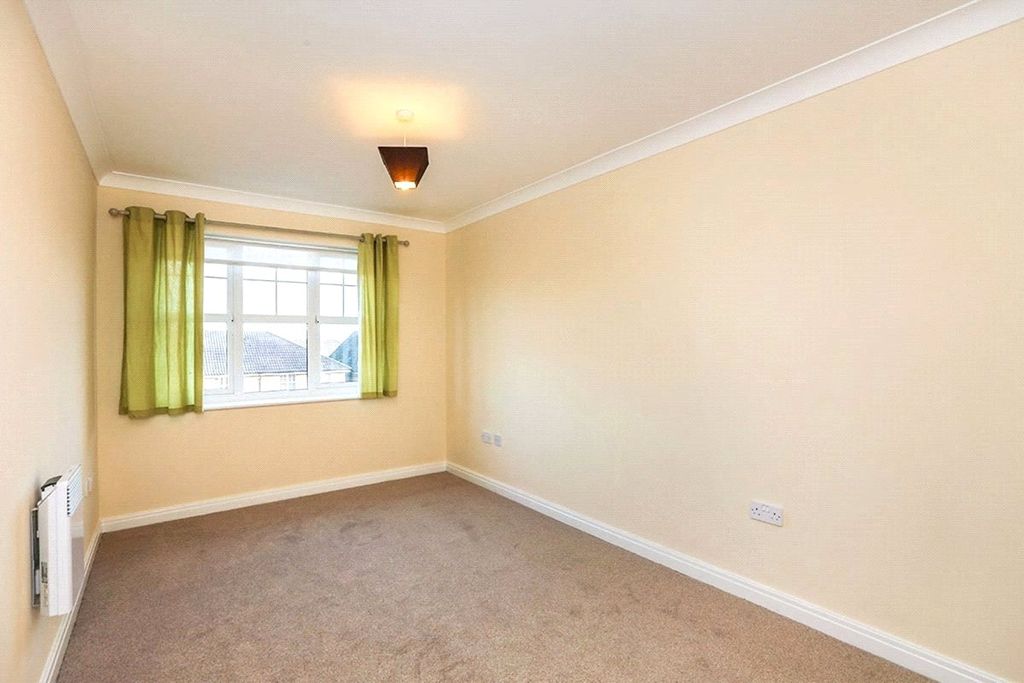 Property photo 2 of 8 Bedroom