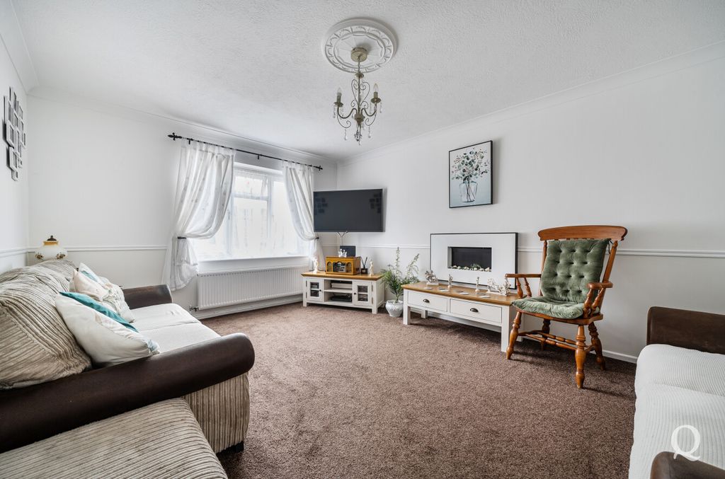 Property photo 2 of 23 E695B92B-9ee8-47B...