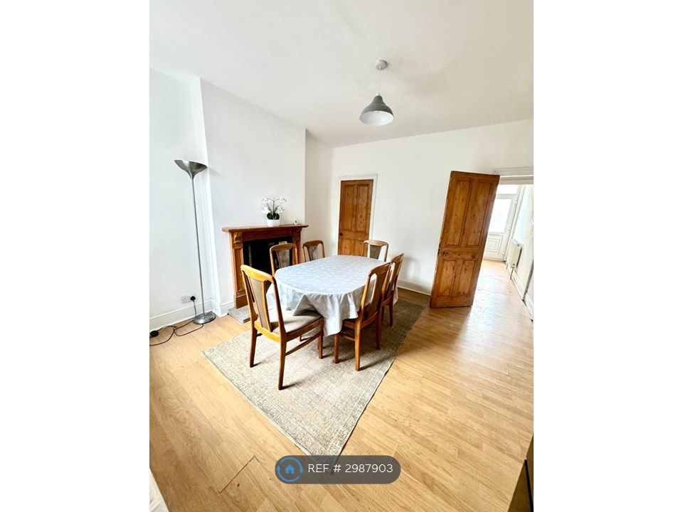 Property photo 1 of 28