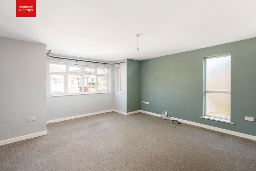 Property photo 1 of 10 liv 2