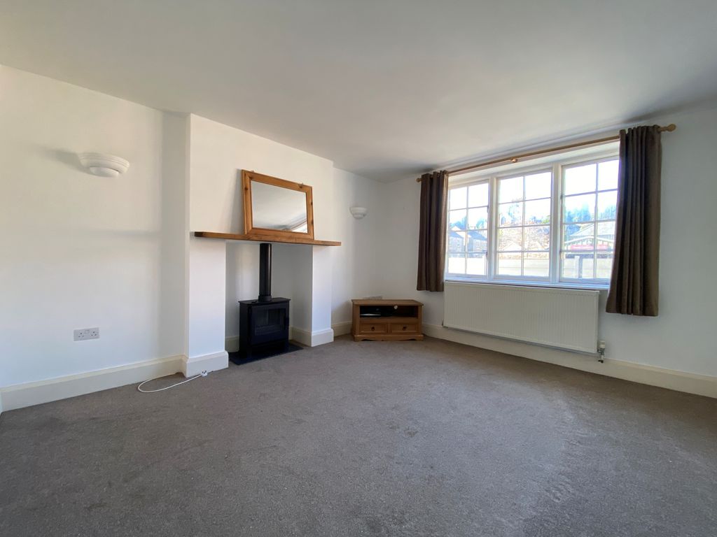 Property photo 2 of 7 2 Taw Sit