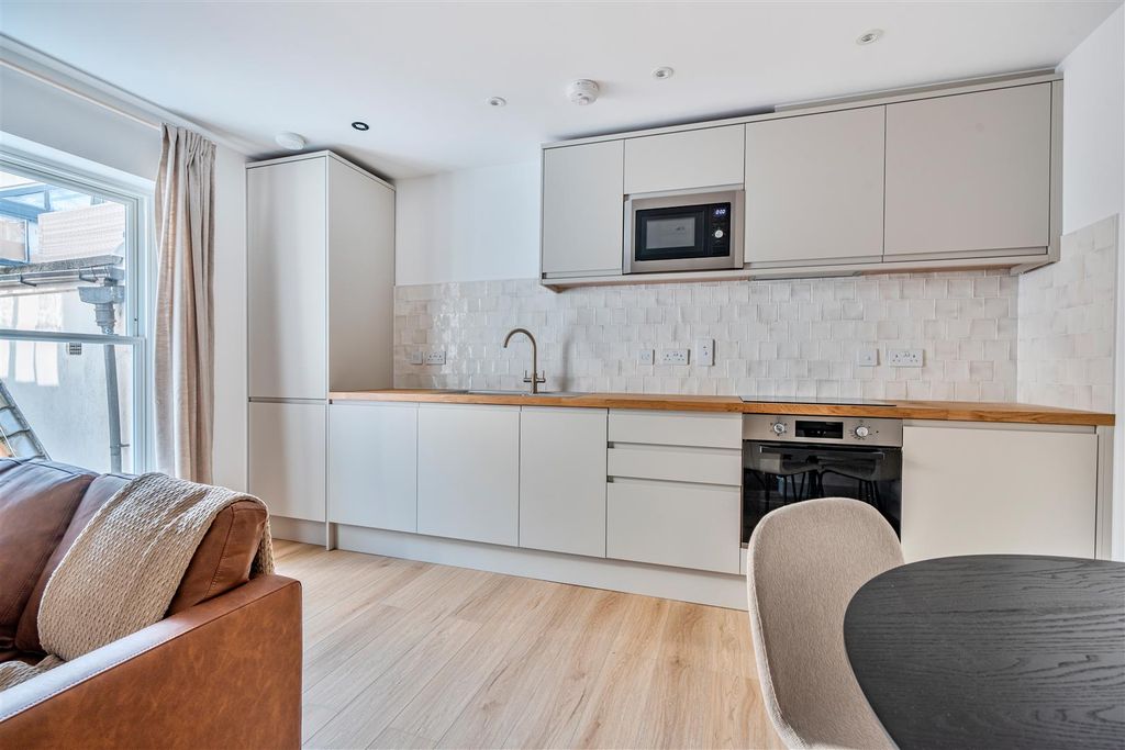 Property photo 1 of 9 1437476-4-69c55c278Cb41.Jpg