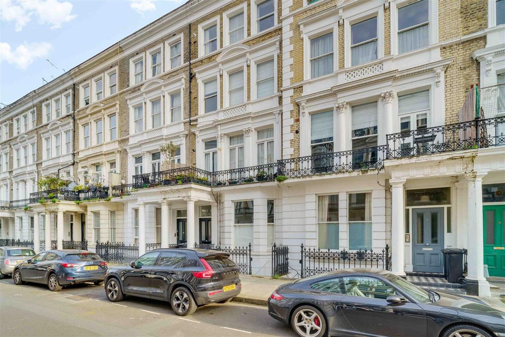 Property photo 2 of 18