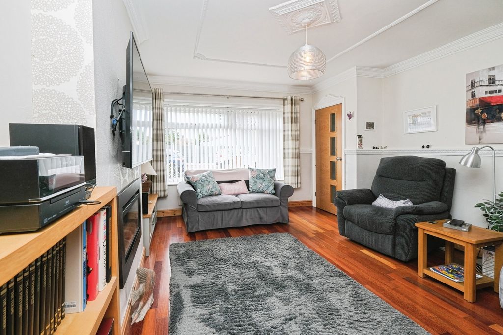 Property photo 3 of 19 Pbox-Img.Jpg