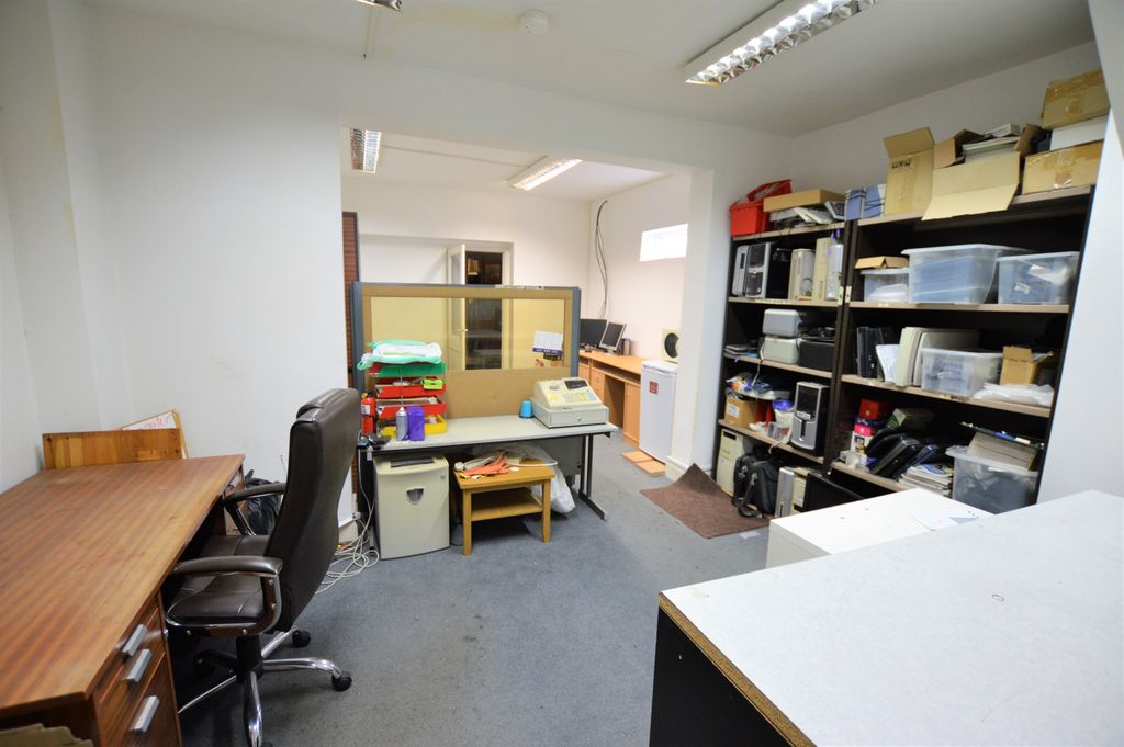 Property photo 2 of 6