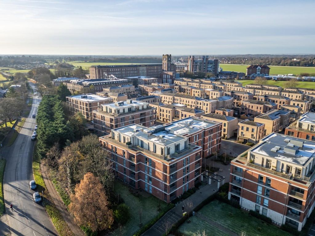 Property photo 1 of 18 Medallion House Winter Externals (1 Of 7).Jpg