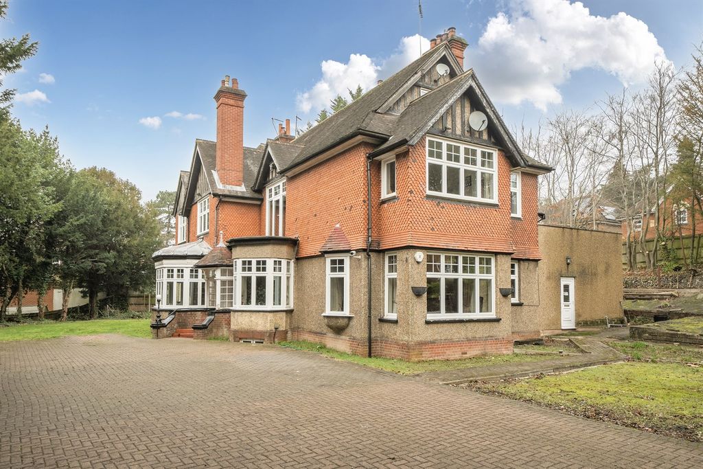 Property photo 2 of 35 (Main)