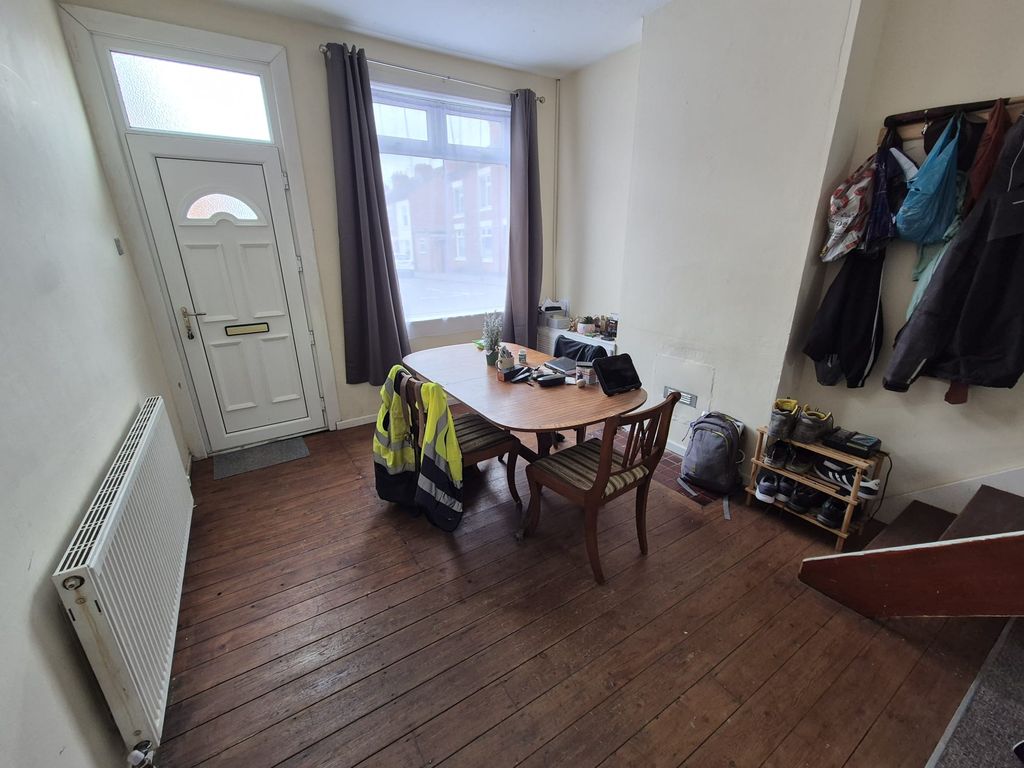 Property photo 2 of 10 Lounge