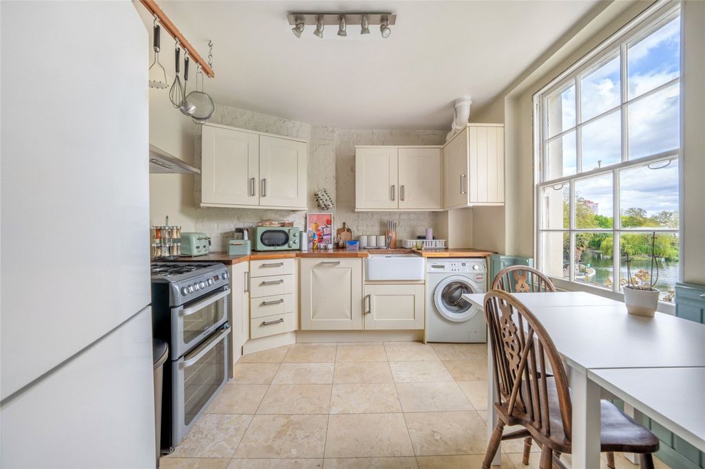 Property photo 3 of 12 Picture No. 09