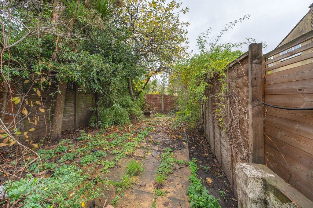Property photo 2 of 21