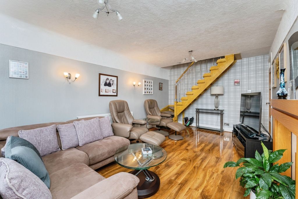 Property photo 2 of 20 Pbox-Img.Jpg