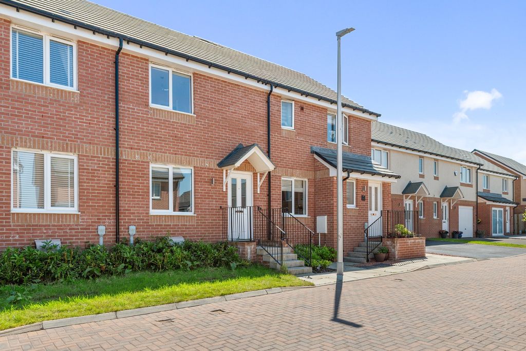 Property photo 1 of 18 5296491