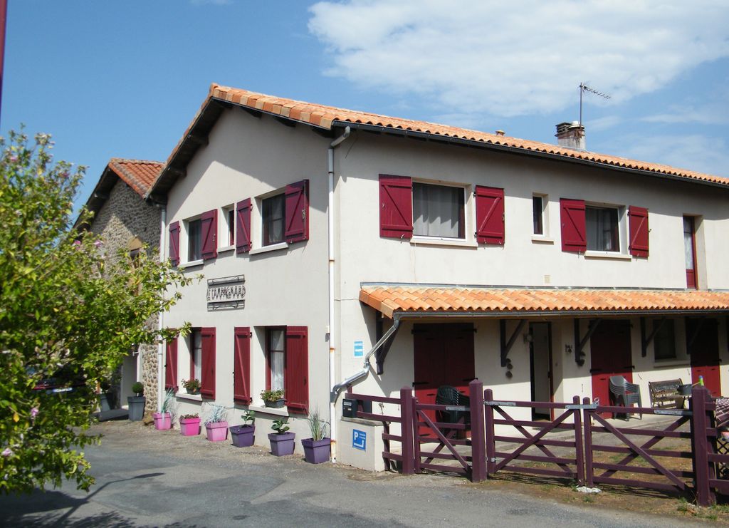 Property photo 1 of 44