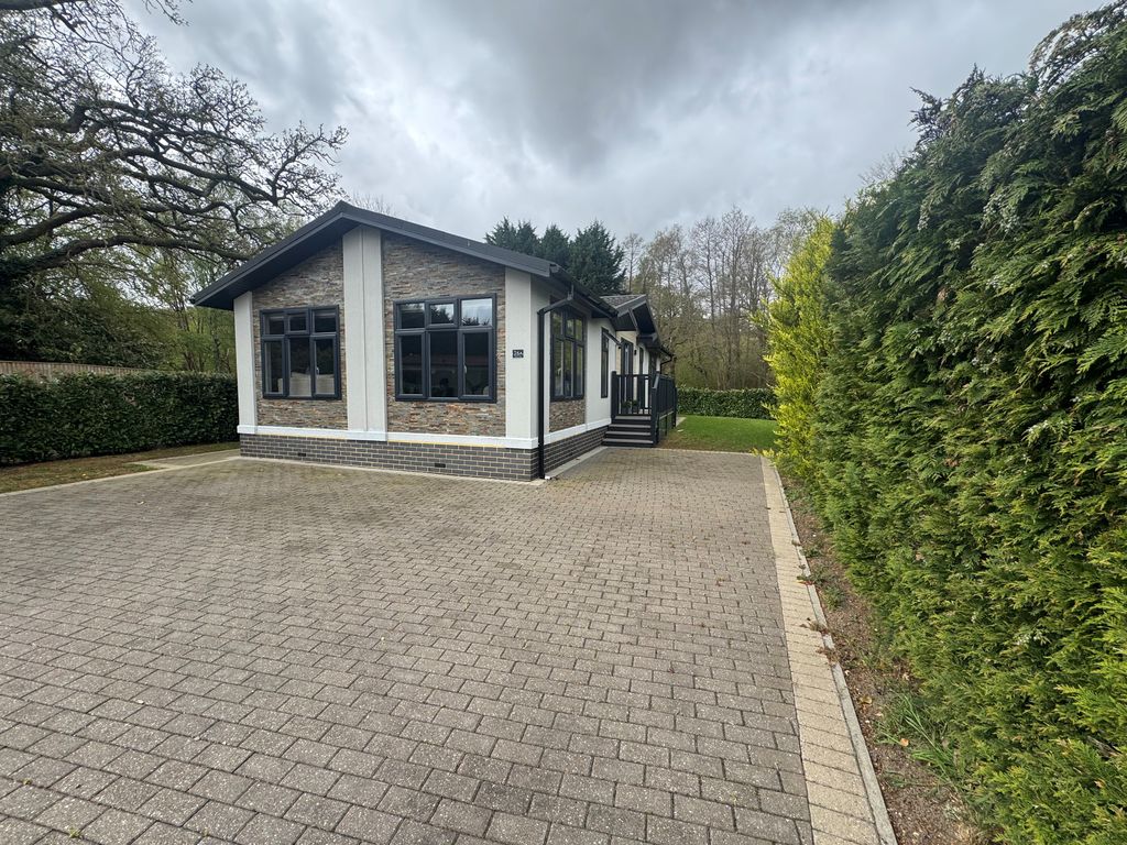 Property photo 2 of 12 26A  Front - Warren Park