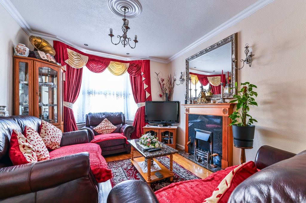 Property photo 1 of 17