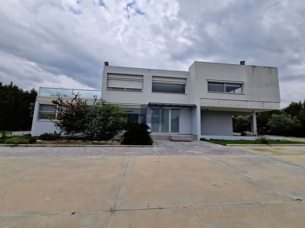 Property photo 1 of 40
