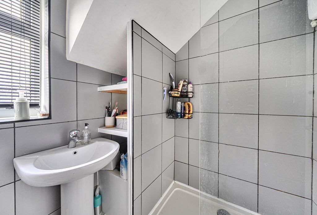 Property photo 3 of 19 1471937-10-6A22Ef...