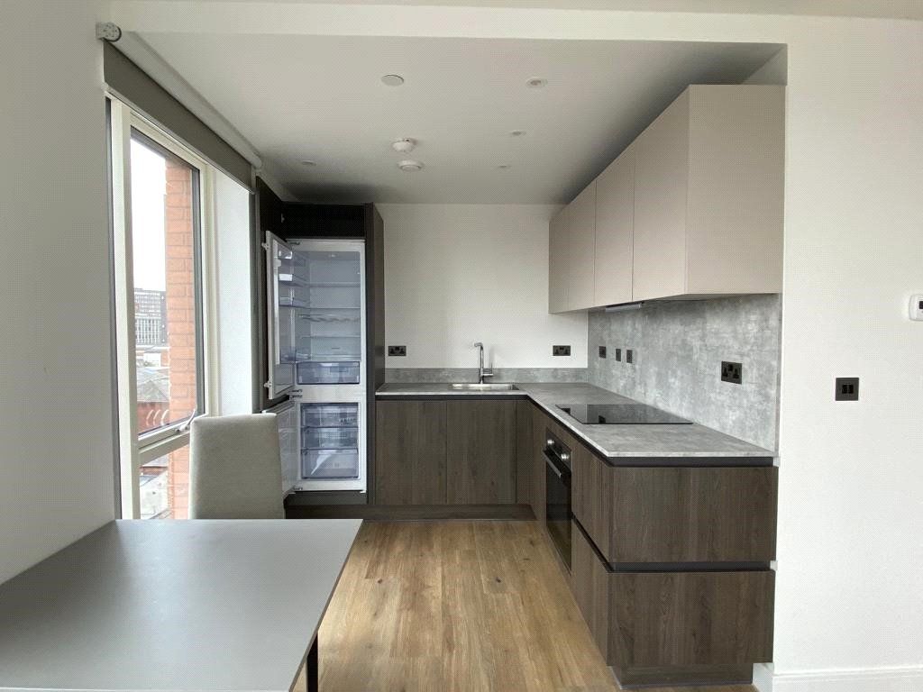 Property photo 3 of 10 Kitchen