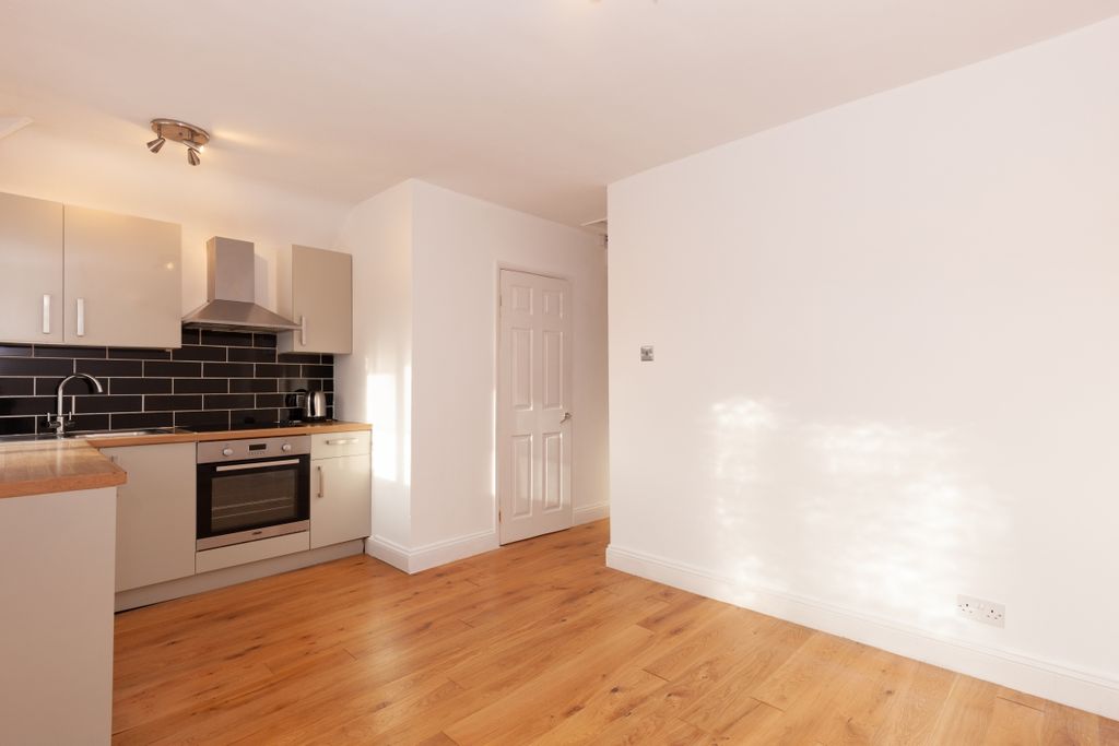 Property photo 1 of 7 177759