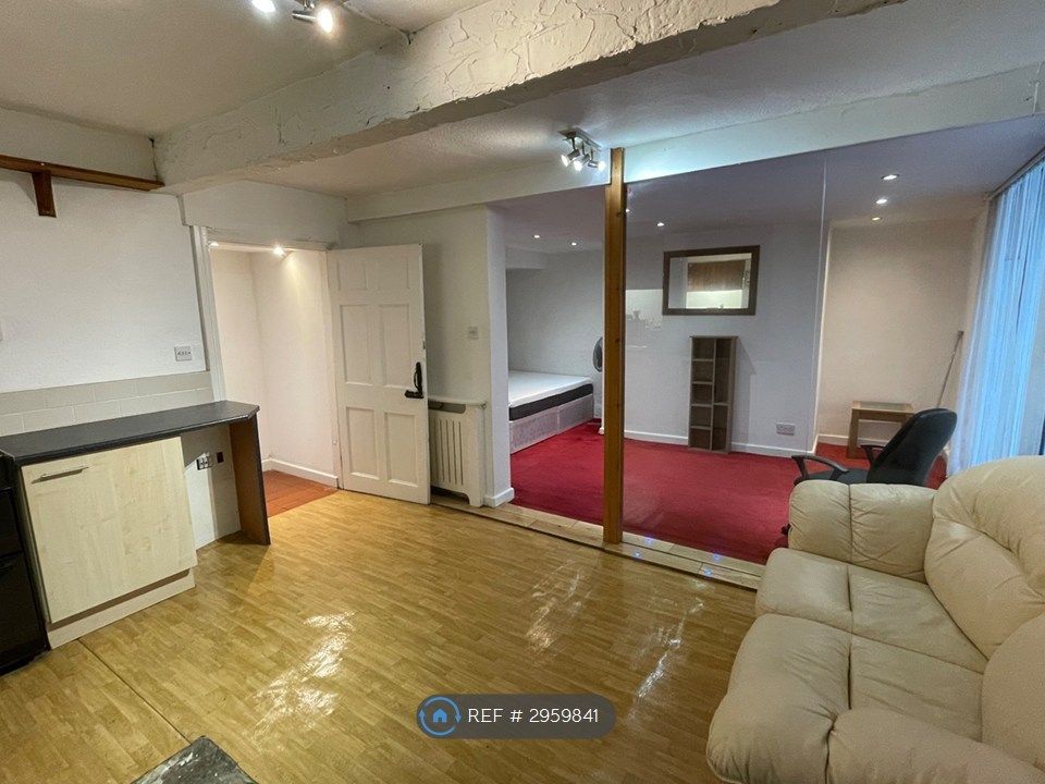 Property photo 2 of 8