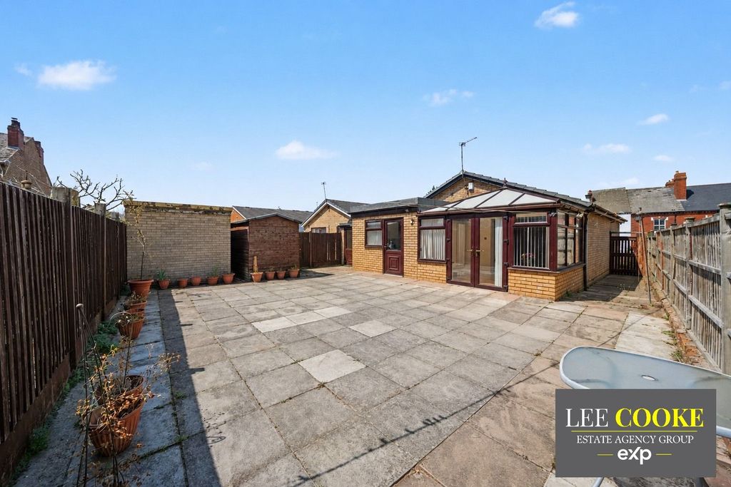 Property photo 2 of 33