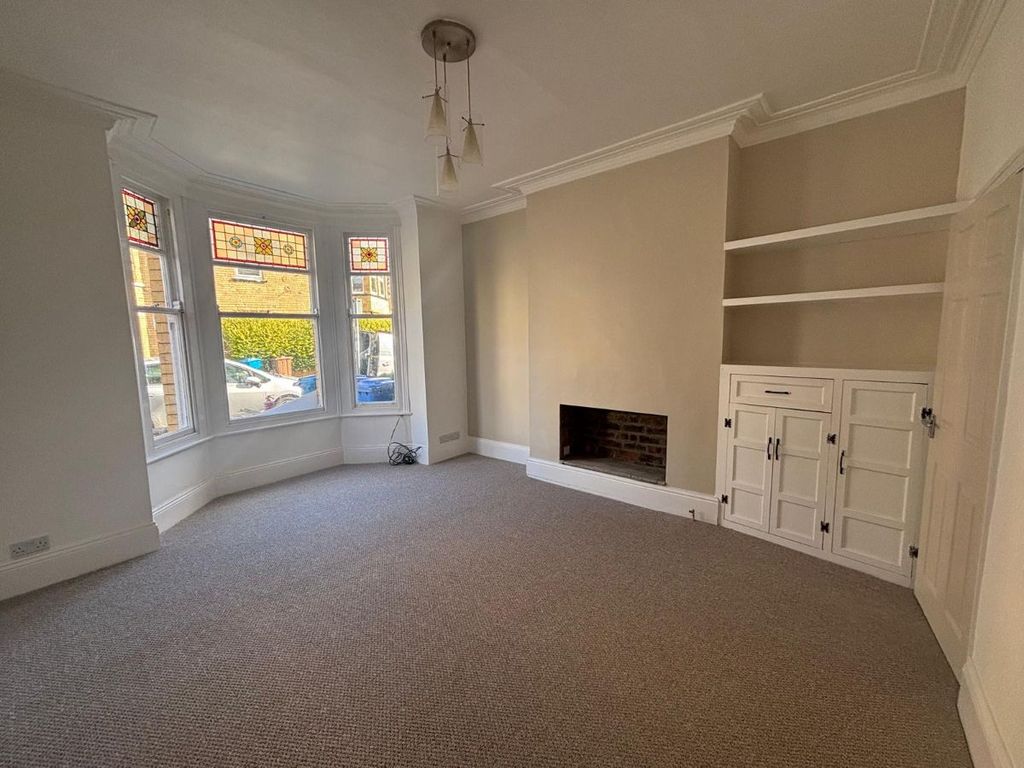 Property photo 2 of 25