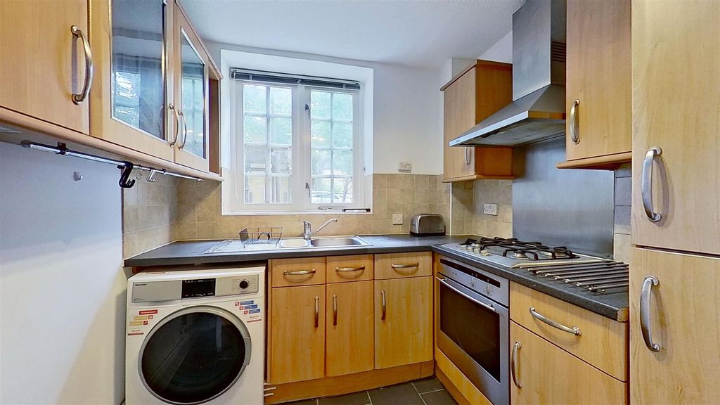 Property photo 3 of 9 Chelsea-Court-Wandsworth-Sw18-07182023_213211.Jpg