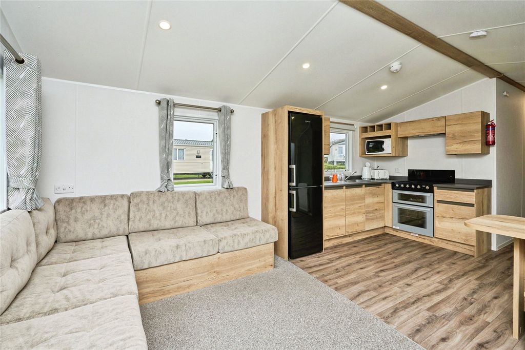 Property photo 3 of 10 Living Area