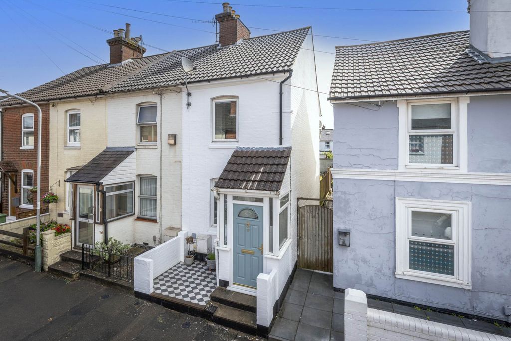 Property photo 1 of 11
