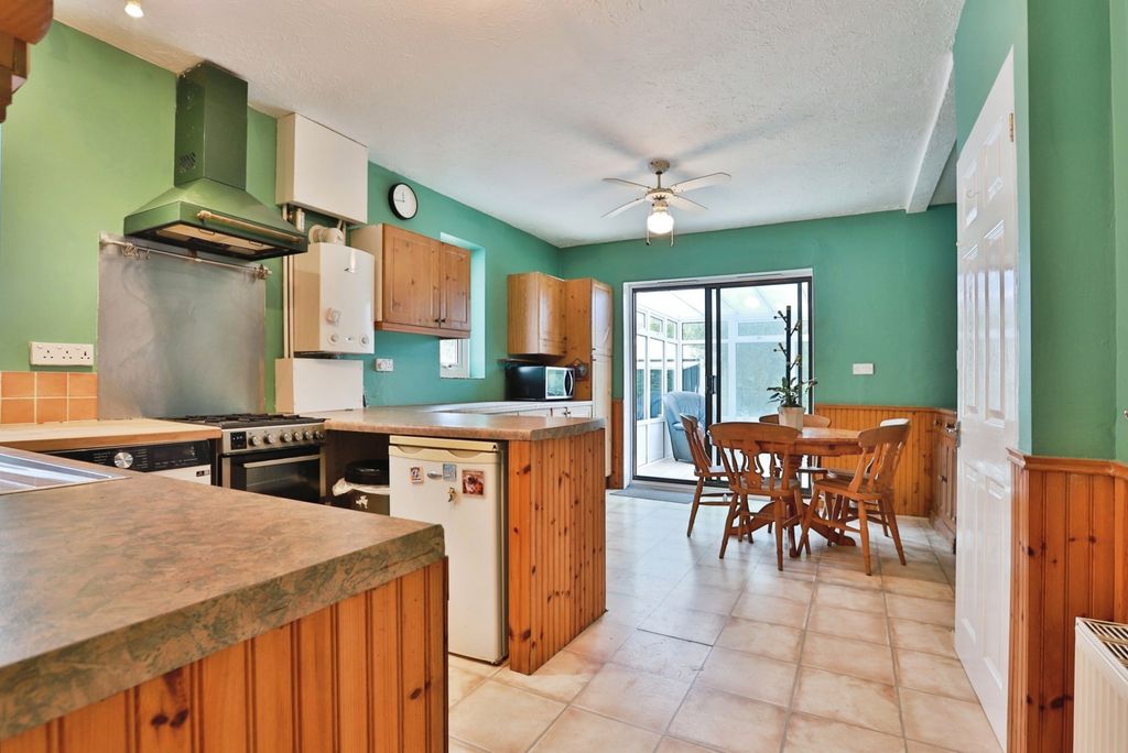 Property photo 3 of 18 Kitchen/Diner