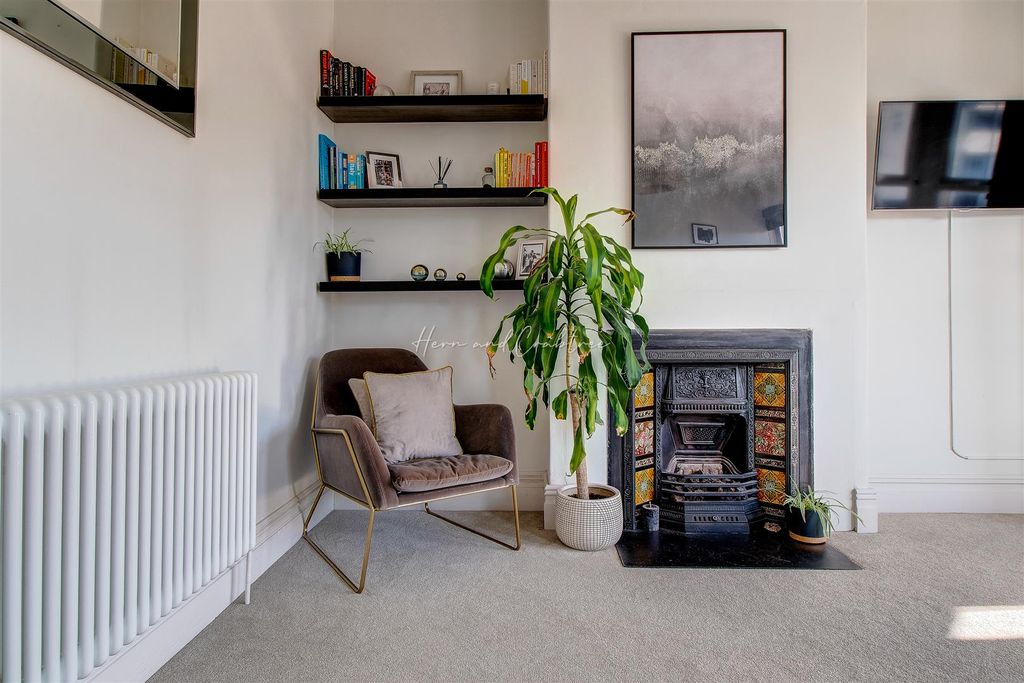 Property photo 3 of 24 Dogo Street, Pontcanna, Herncrabtree (15).Jpg