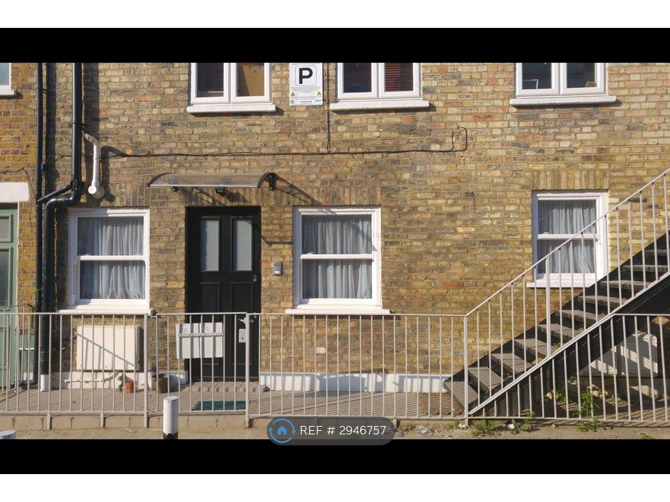 Property photo 2 of 12 Entrance