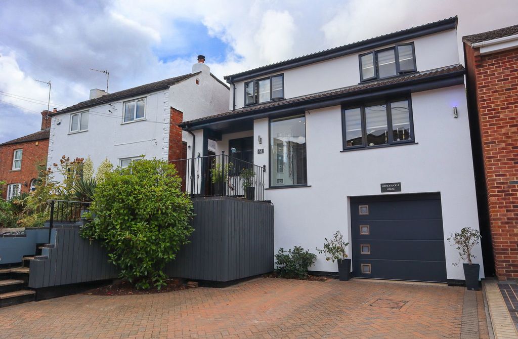 Property photo 3 of 42