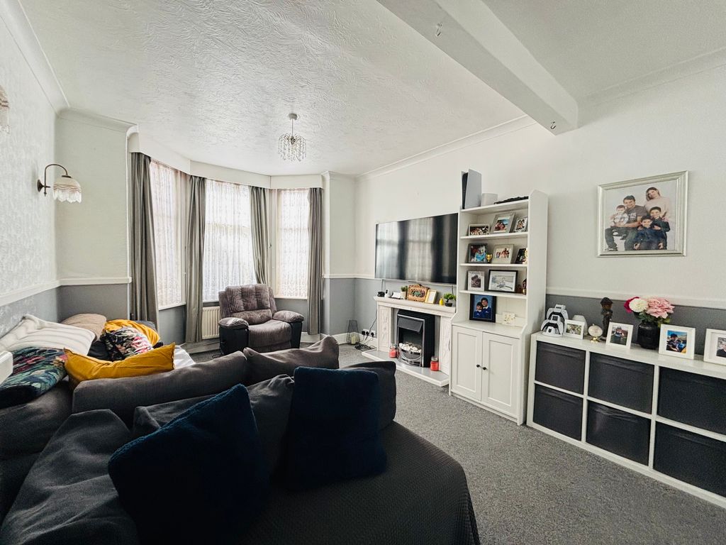 Property photo 2 of 12