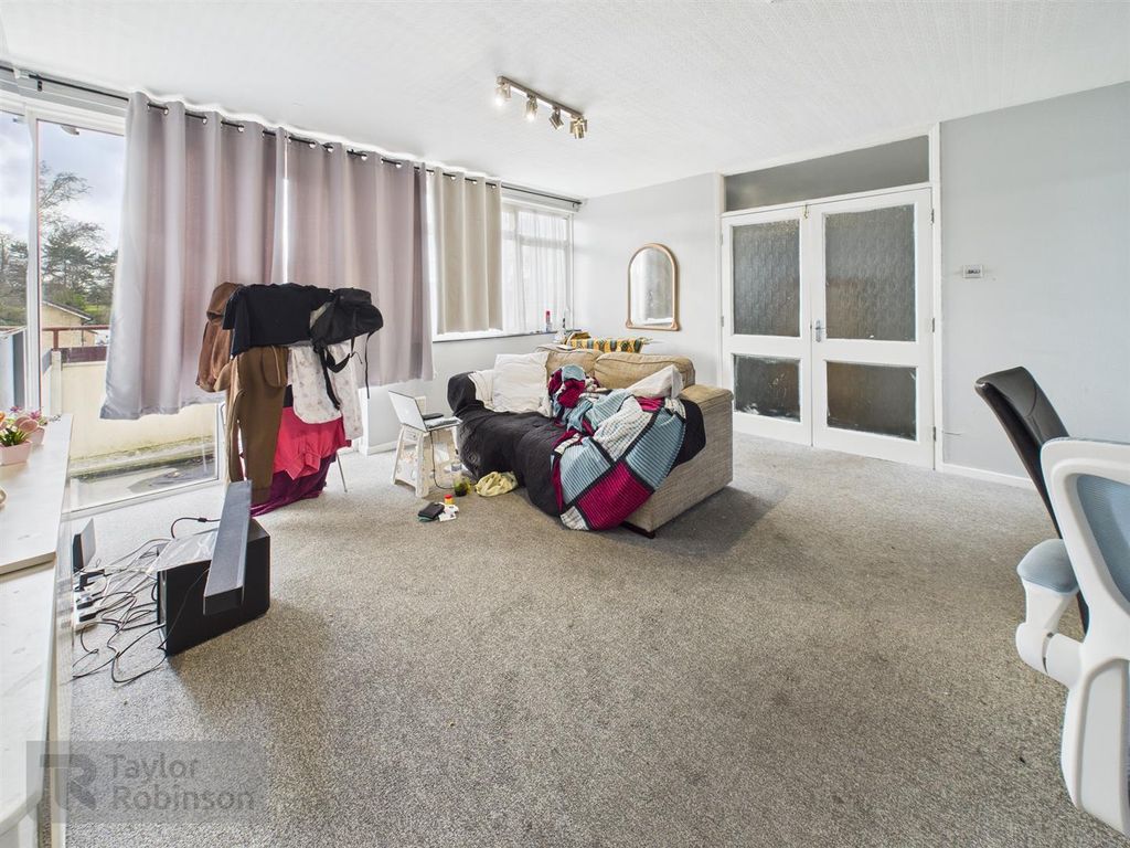 Property photo 3 of 8 Cam02600G0-Pr0631-Still007.Jpg