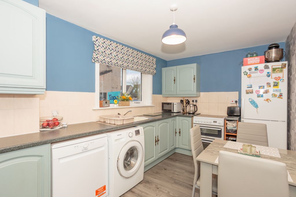 Property photo 3 of 27 Kitchen