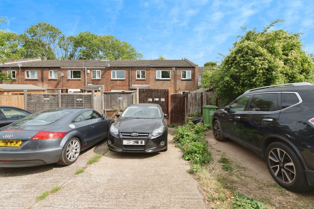 Property photo 2 of 17 Photo
